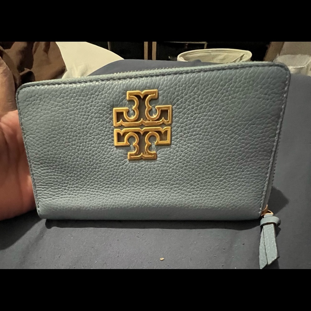 BNWT Tory Burch Britten Zip Continental Wallet (color: Blue cloud)